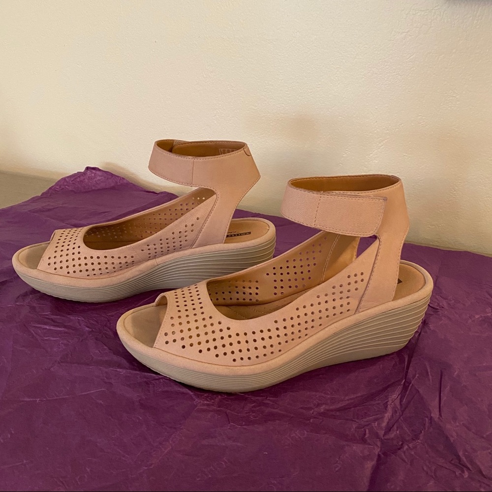 SANDALS 👡 Clarks     Sz   US9 1/2/ EU41